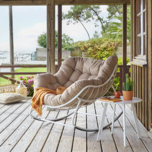 Mecedora tipo huevo PAOPAO Beige y Blanco Hespéride 96 x 84 x 109 cm